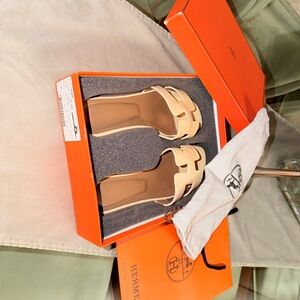 Hermes Tan Sandals